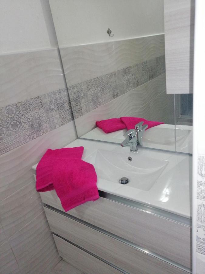 La Casa Di Chiara Apartment Тавиано Екстериор снимка
