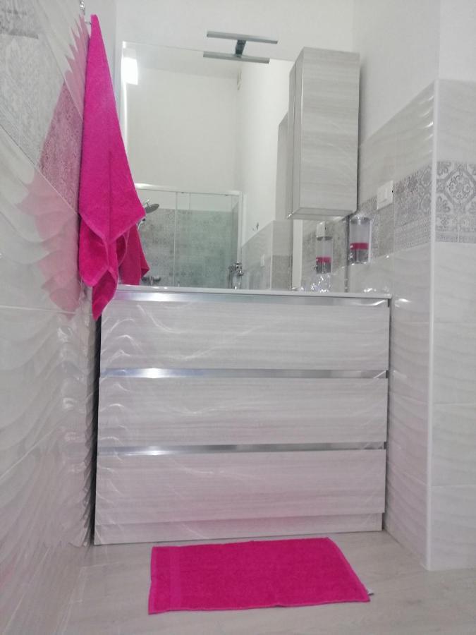 La Casa Di Chiara Apartment Тавиано Екстериор снимка