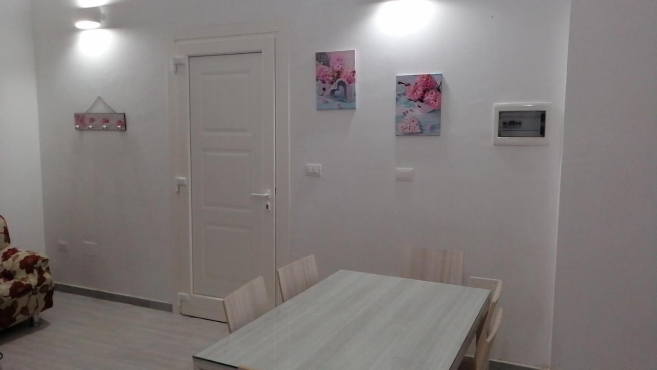 La Casa Di Chiara Apartment Тавиано Екстериор снимка