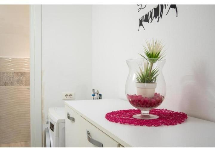 La Casa Di Chiara Apartment Тавиано Екстериор снимка