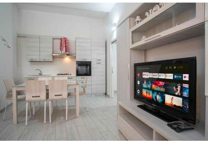 La Casa Di Chiara Apartment Тавиано Екстериор снимка
