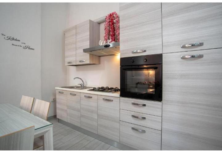 La Casa Di Chiara Apartment Тавиано Екстериор снимка